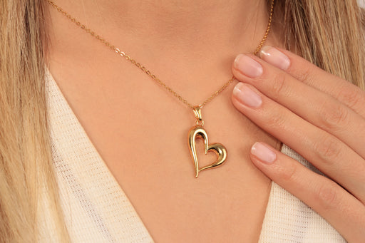 Gold Necklace With Heart Pendant