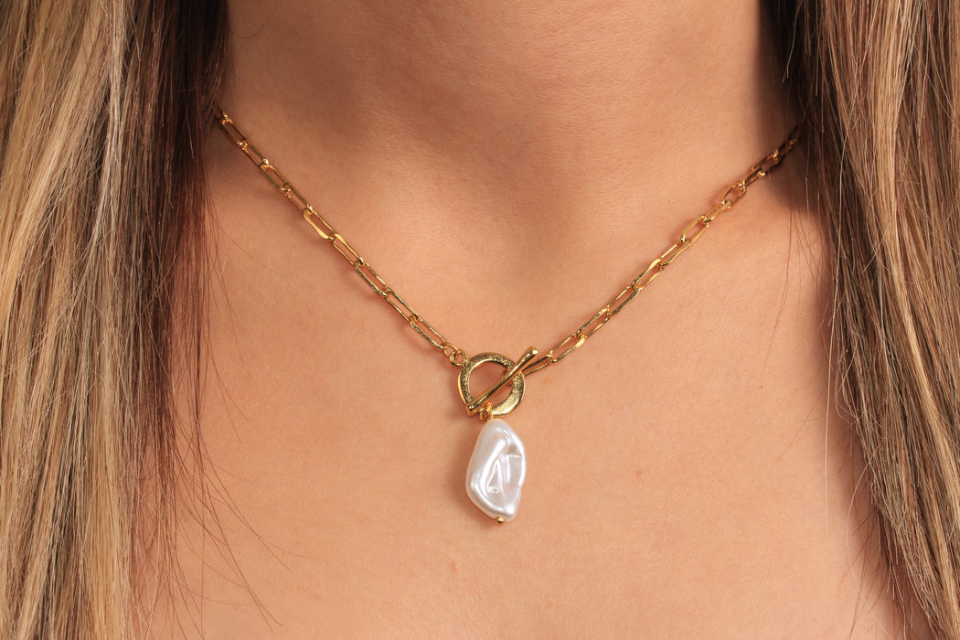 Gold Necklace With Natural Pearl Charm