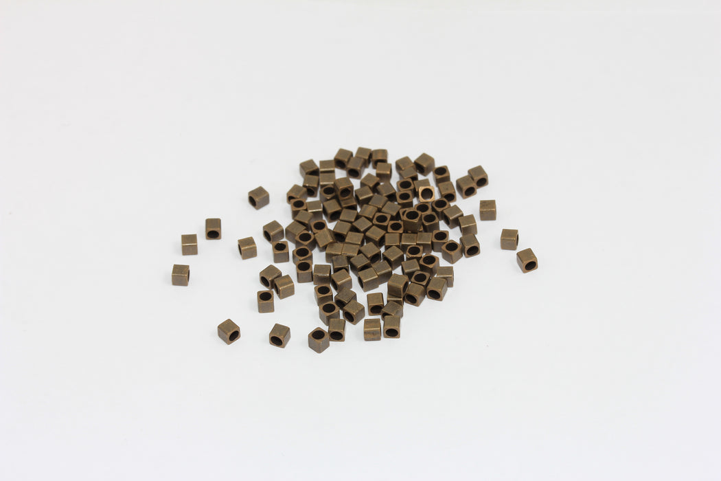 2,5mm Antique Bronze Spacer Beads, Cube Beads, Square Charms, BRT551