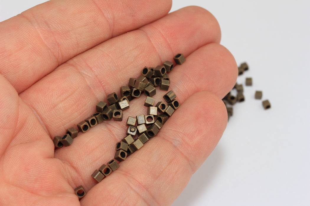 2,5mm Antique Bronze Spacer Beads, Cube Beads, Square Charms, BRT551