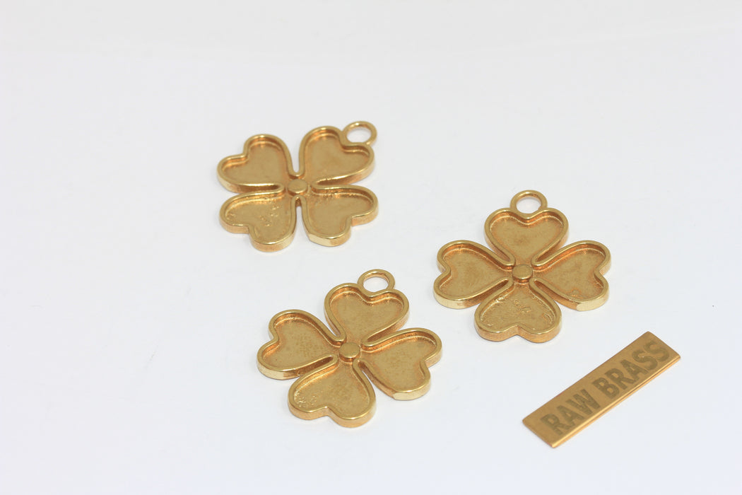 Ciondoli a forma di trifoglio in ottone grezzo da 25x27 mm, ciondolo a forma di trifoglio, ciondolo a forma di fiore con due anelli, fiore di trifoglio, MTE1352