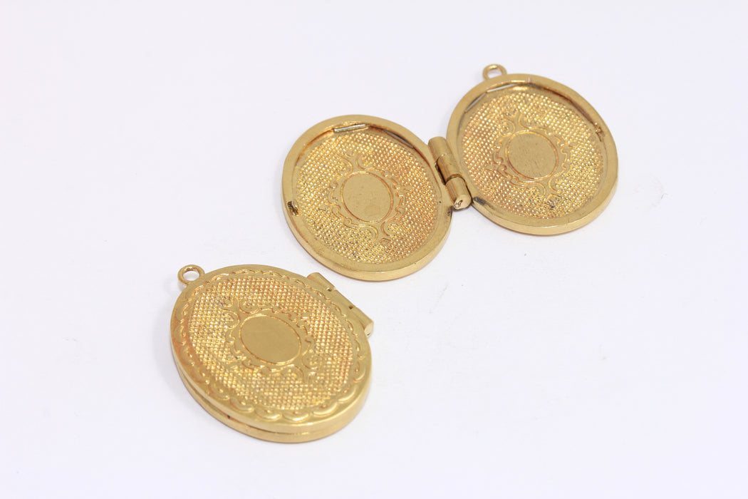 22x30mm Raw Brass Locket Frame, Engraved Locket, Vintage Brass Locket, MLS633