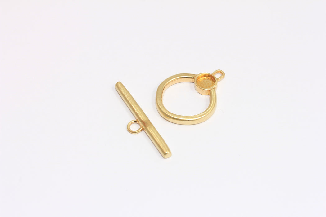 Brass Bezel Toggle Clasp