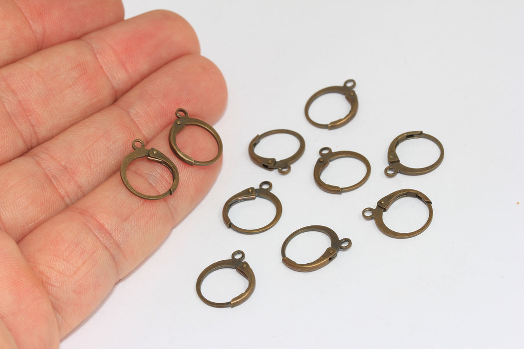 Orecchini a monachella in bronzo anticato da 12x14 mm, cerchi in bronzo con passante, CMR48