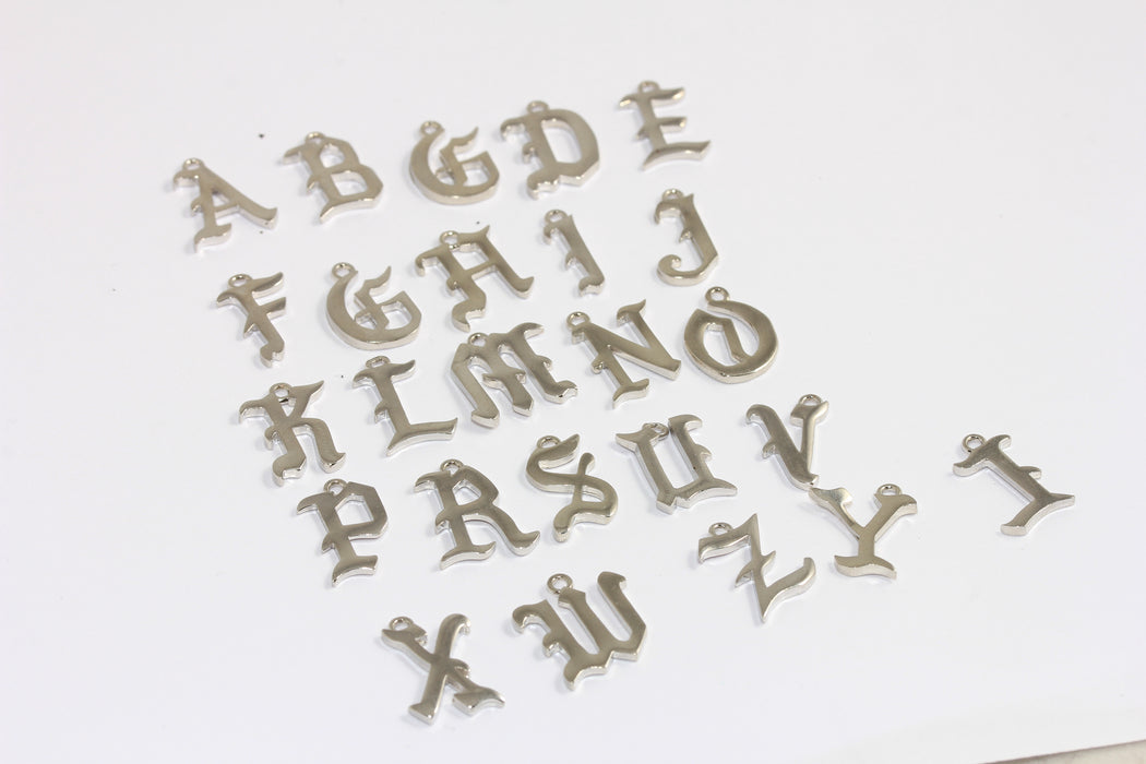Lettere placcate in rodio da 12x14 mm, ciondoli con lettere, ciondoli con iniziali, collana personalizzata, perline dell'alfabeto,
