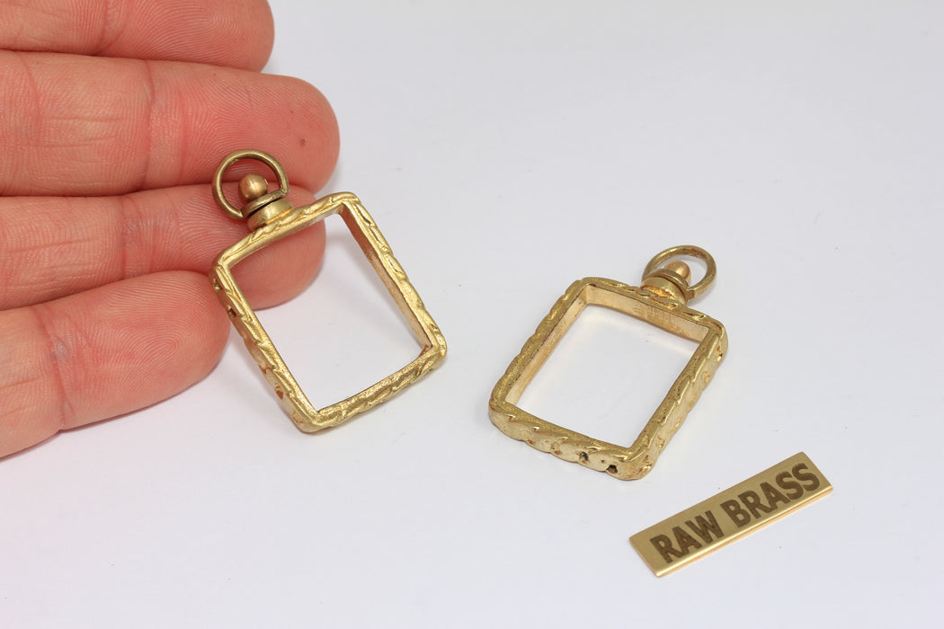 22,3x26mm Raw Brass Frame Frame Medallion, Medallion Necklace, Vintage Pendants, MGN116