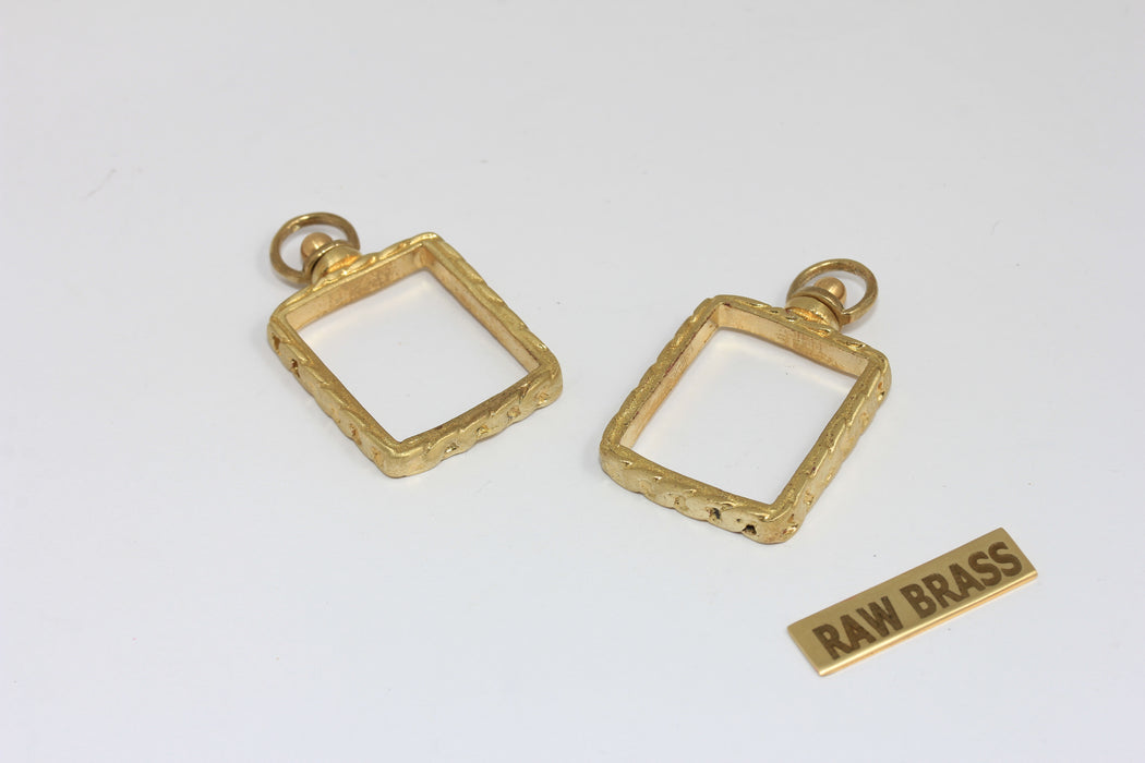 22,3x26mm Raw Brass Frame Frame Medallion, Medallion Necklace, Vintage Pendants, MGN116