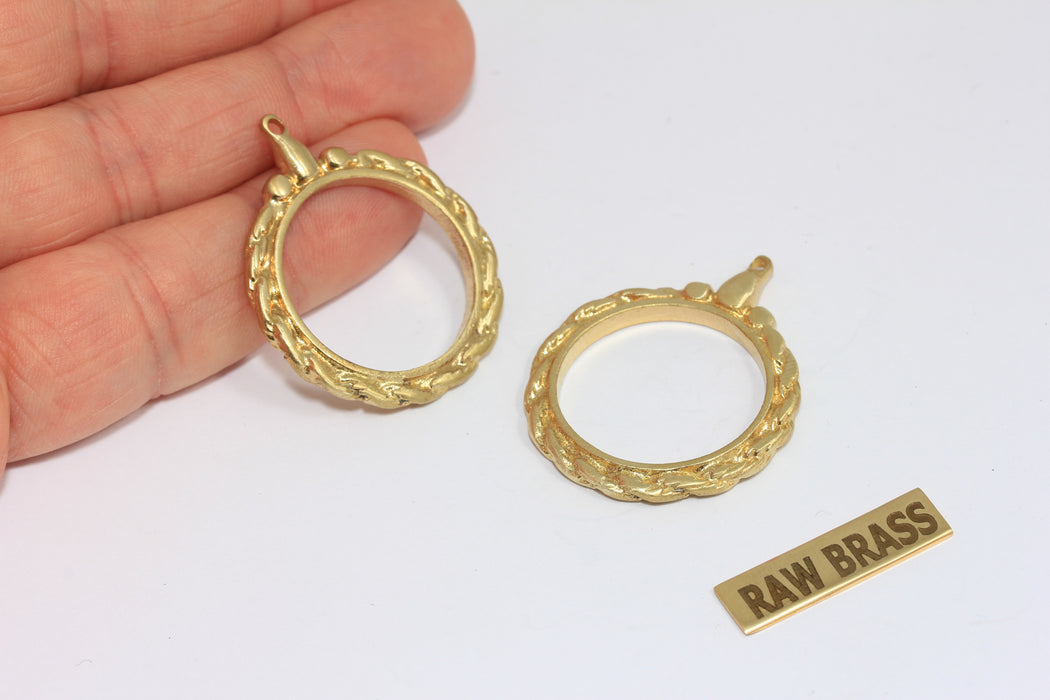 30mm Raw Brass Round Frame Medallion, Medallion Necklace Pendant, MGN105