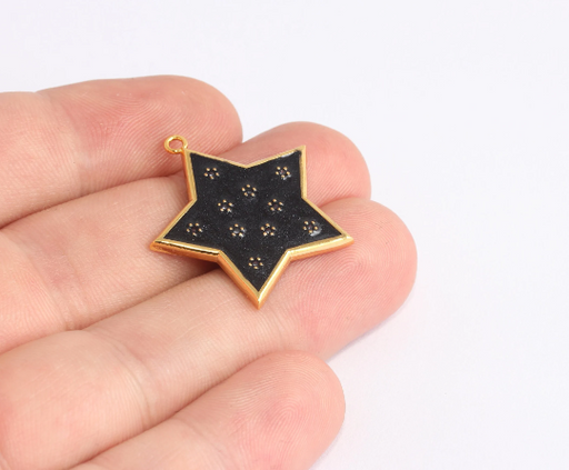 Shiny Gold Star Pendant