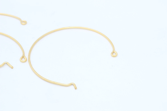 24k Shiny Gold Wire Bracelet Expandable Bangle Infinity          CHK264