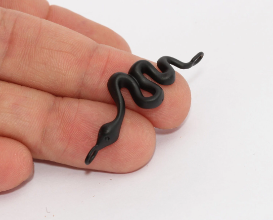 Ciondoli a forma di serpente placcati neri da 14x44 mm, connettore a forma di serpente, MTE924