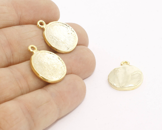 18x23mm 24k Shiny Gold Medallion, Hammered Disc,           MTE287