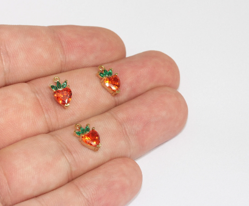 Shiny Gold Strawberry