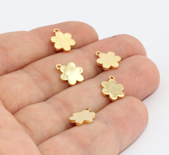9x13mm 24 Shiny Gold Flower Charms, Clover necklace, Daisy MTE652