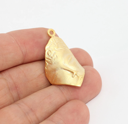 20x35mm 24k Matt Gold Beauty Medallion, Medallion ,Gold         MTE802