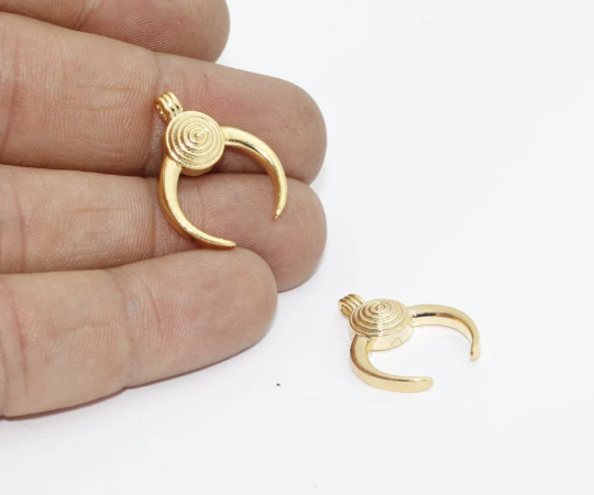19x23mm 24k Shiny Gold Horn Charms, Horn Pendant, Moon  MTE200