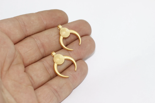 19x23mm 24k Matt Gold Horn Charms, Horn Pendant, Moon  MTE197