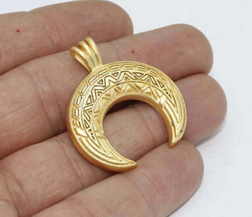 Matt Gold Horn Pendant
